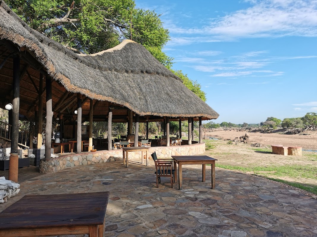 Safari lodge dining