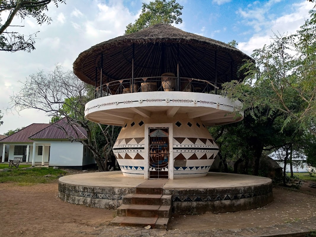 Sukuma Museum, Bujora